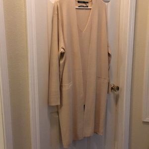 Lauren Ralph Lauren two piece sweater set. Classic style. No stains or rips.